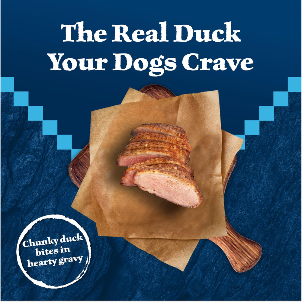 Blue Buffalo Wilderness Trail Toppers trozos de pato en salsa espesa para perros activos.