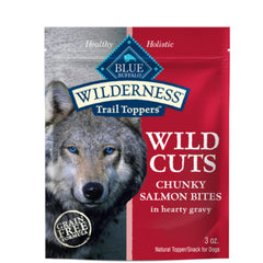 Blue Buffalo Wilderness Trail Toppers: salmón en trozos en salsa para perros activos