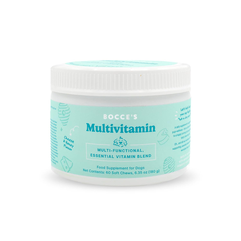 Envase de Bocce's Bakery multivitaminas para perros listo para uso diario.