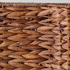 Detalle del tejido natural jacinto de agua en la cesta Bone Dry.