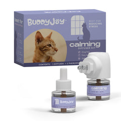 Difusor BuddyJoy calmante para gatos en funcionamiento, promueve tranquilidad diaria.