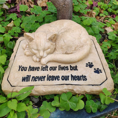 Piedra memorial gato dormido en la cima, recuerdo duradero para el jardín