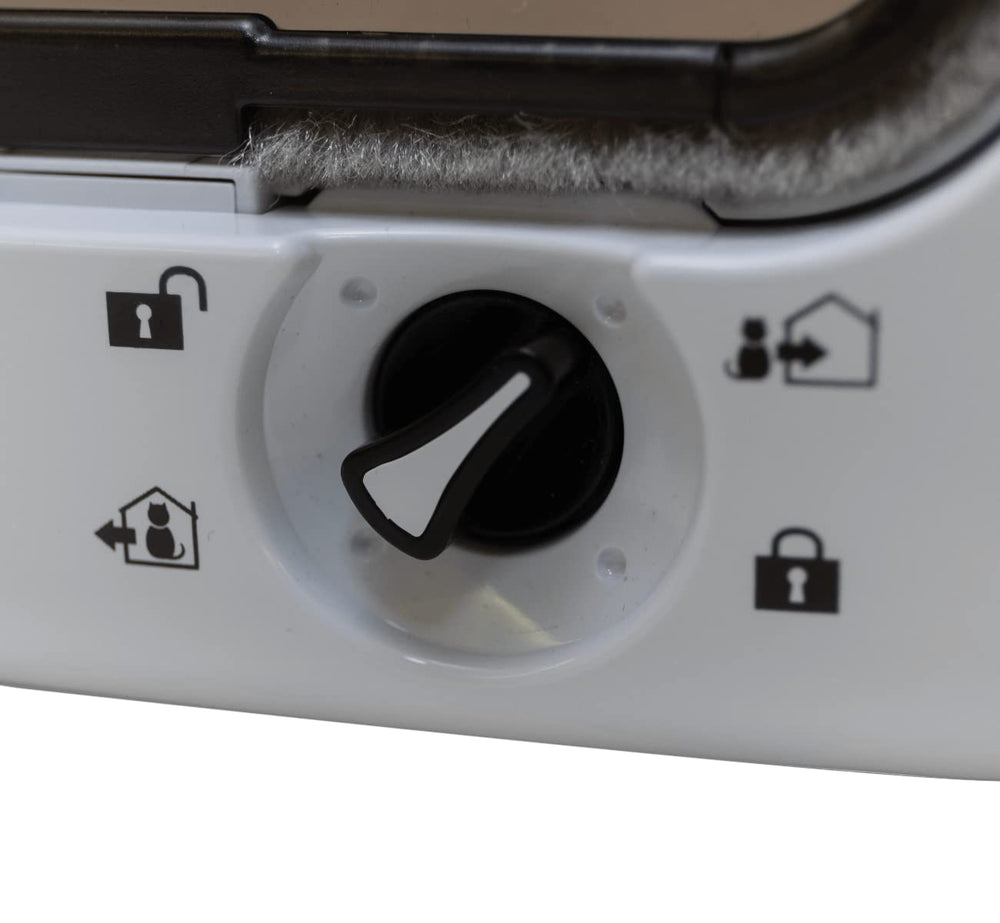 Cat Mate: Plástico resistente y fácil de limpiar