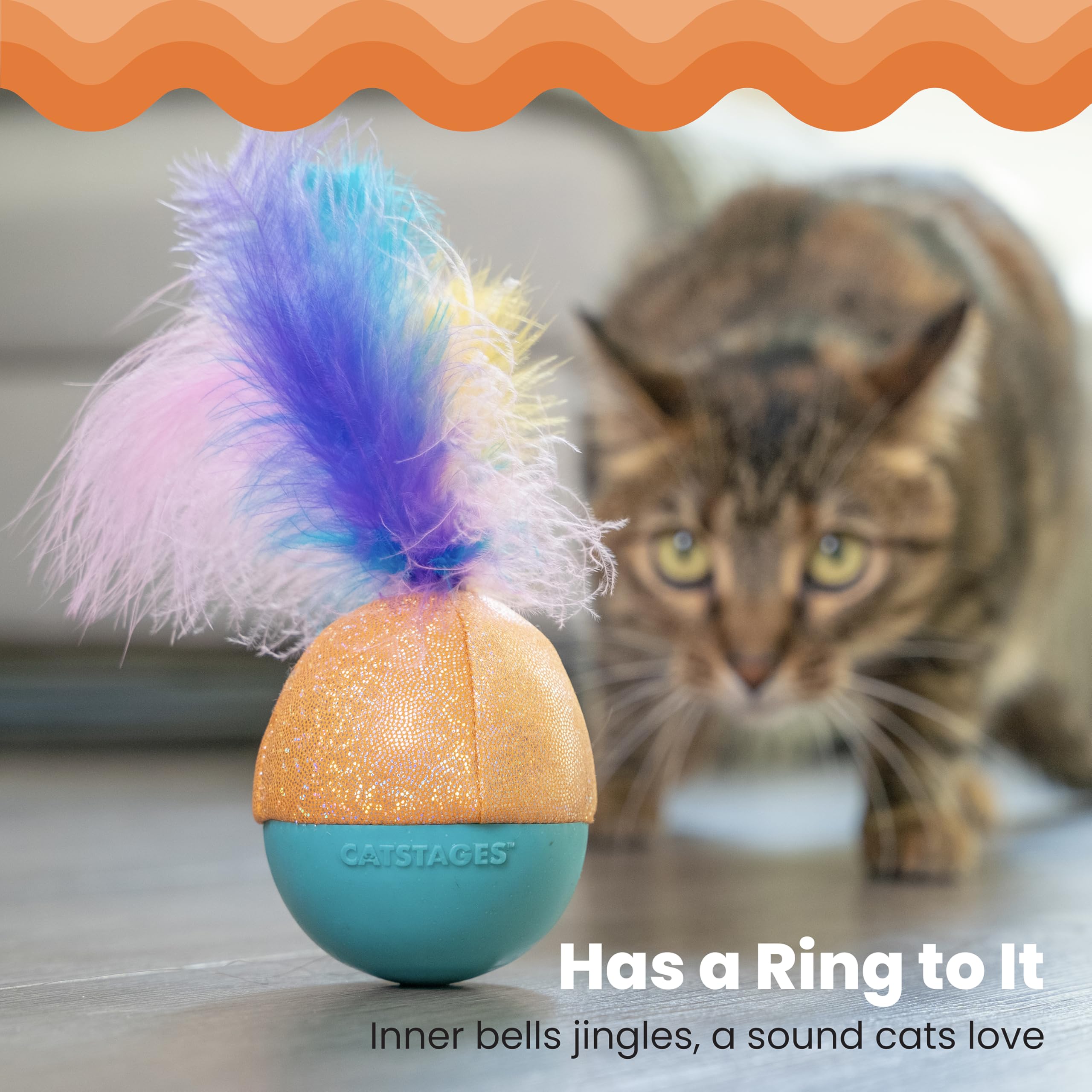 Catstages Whack N' Wobble Ball base infusionada con hierba gatera para interés continuo