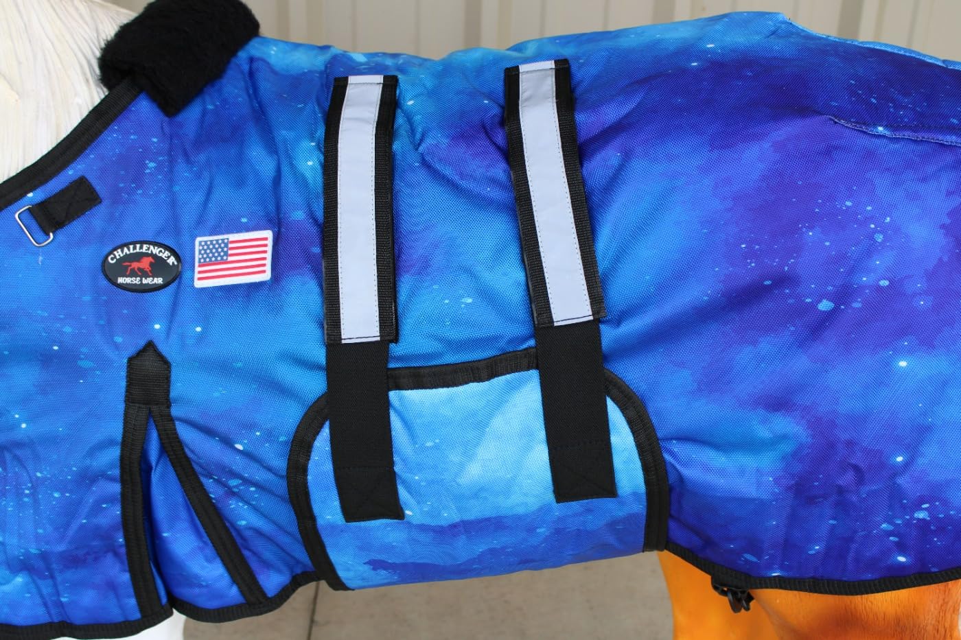 Manta CHALLENGER para foal con aislamiento 250G, ideal para climas fríos.