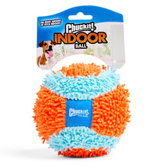 Chuckit! Bola interior para perros pequeños, suave y segura para juegos en casa.