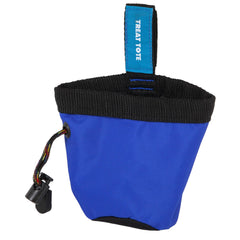 Bolsa Chuckit! para premios caninos, capacidad de dos tazas, ideal para entrenamiento.