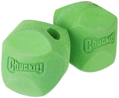 Este rebote errático de Chuckit! Errática Ball mantiene al perro activo y atento.