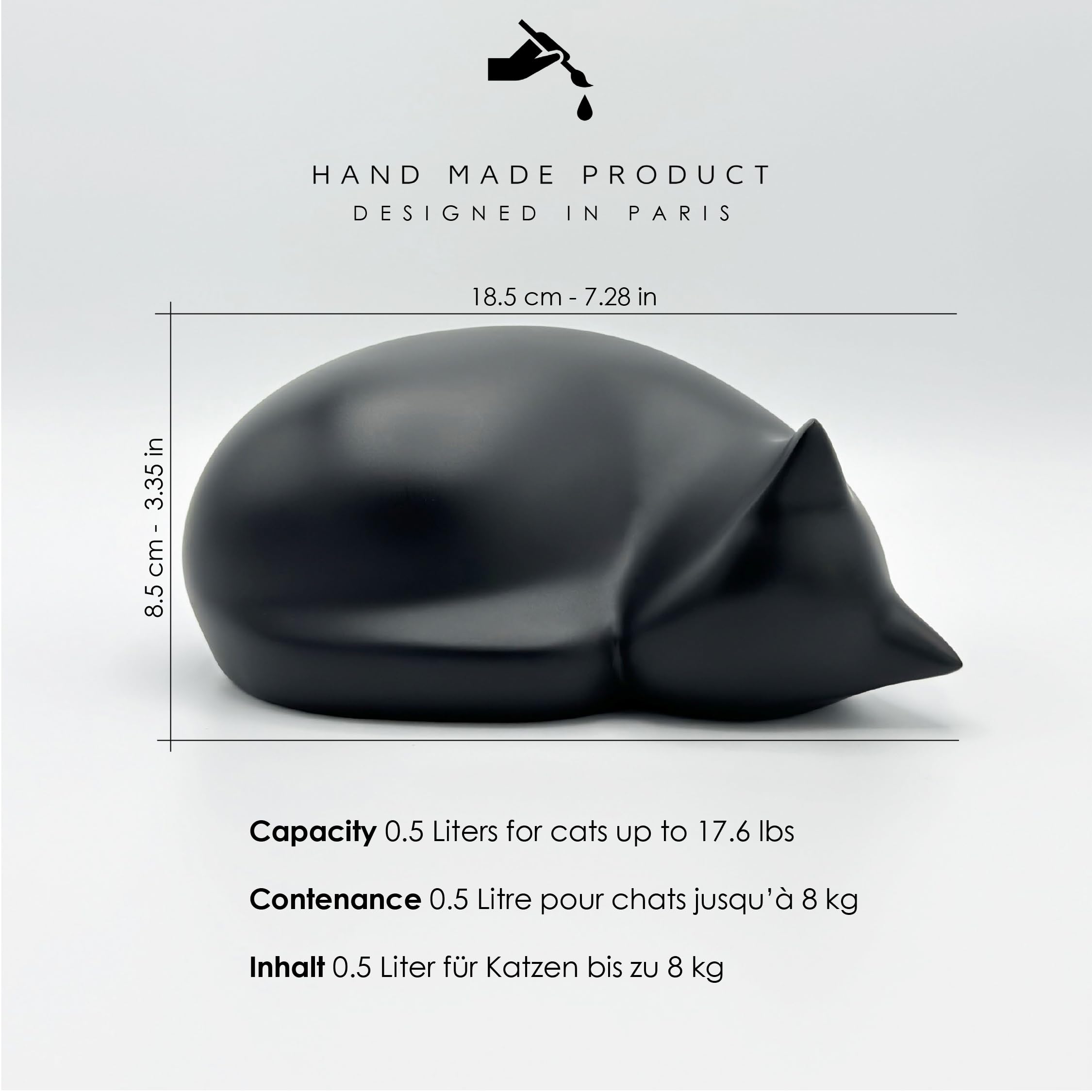 Capacidad 0,5 L para mascotas de hasta 8 kg.