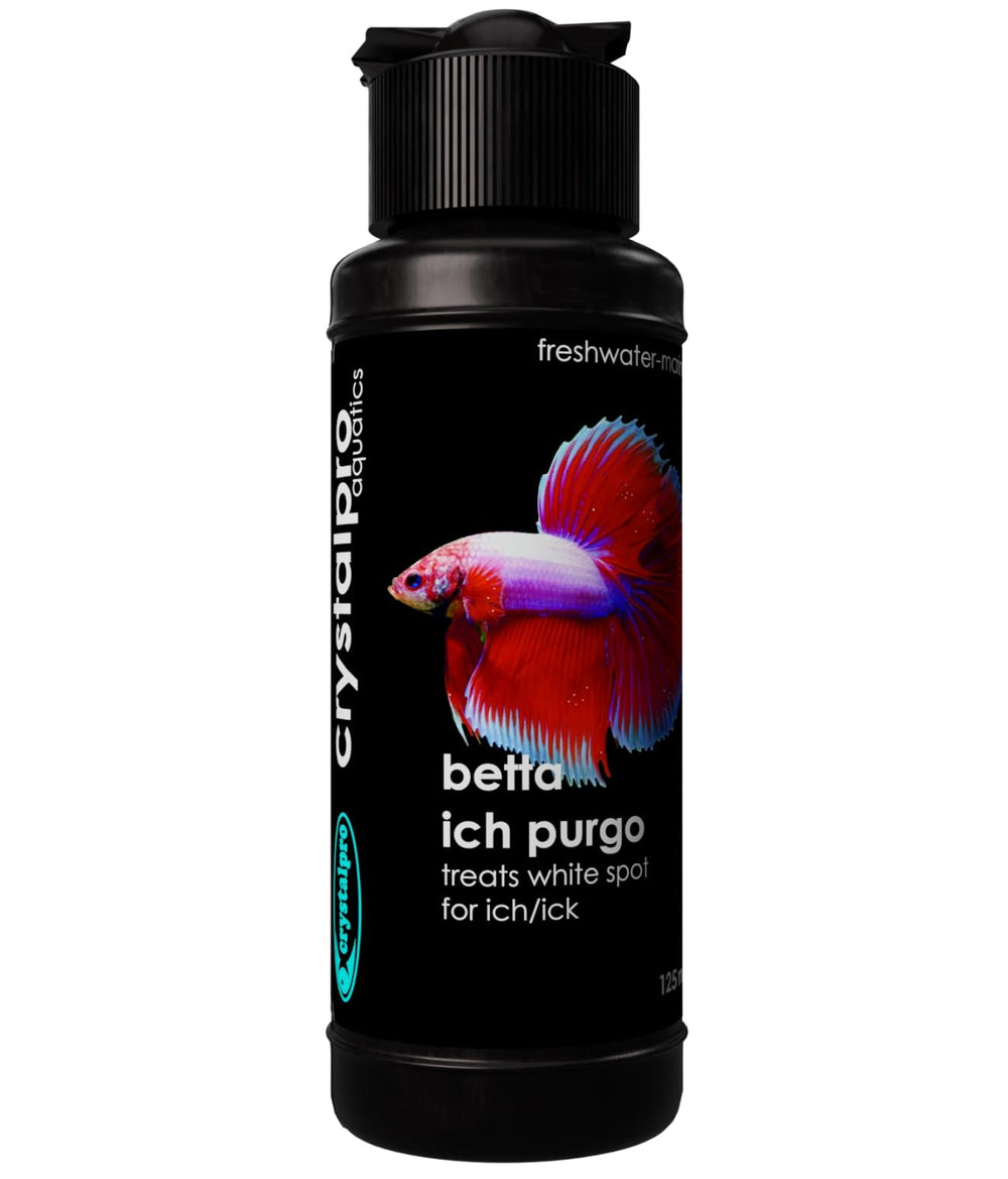Crystalpro Betta Ich Purgo: vertiendo en el acuario para tratamiento del ich.