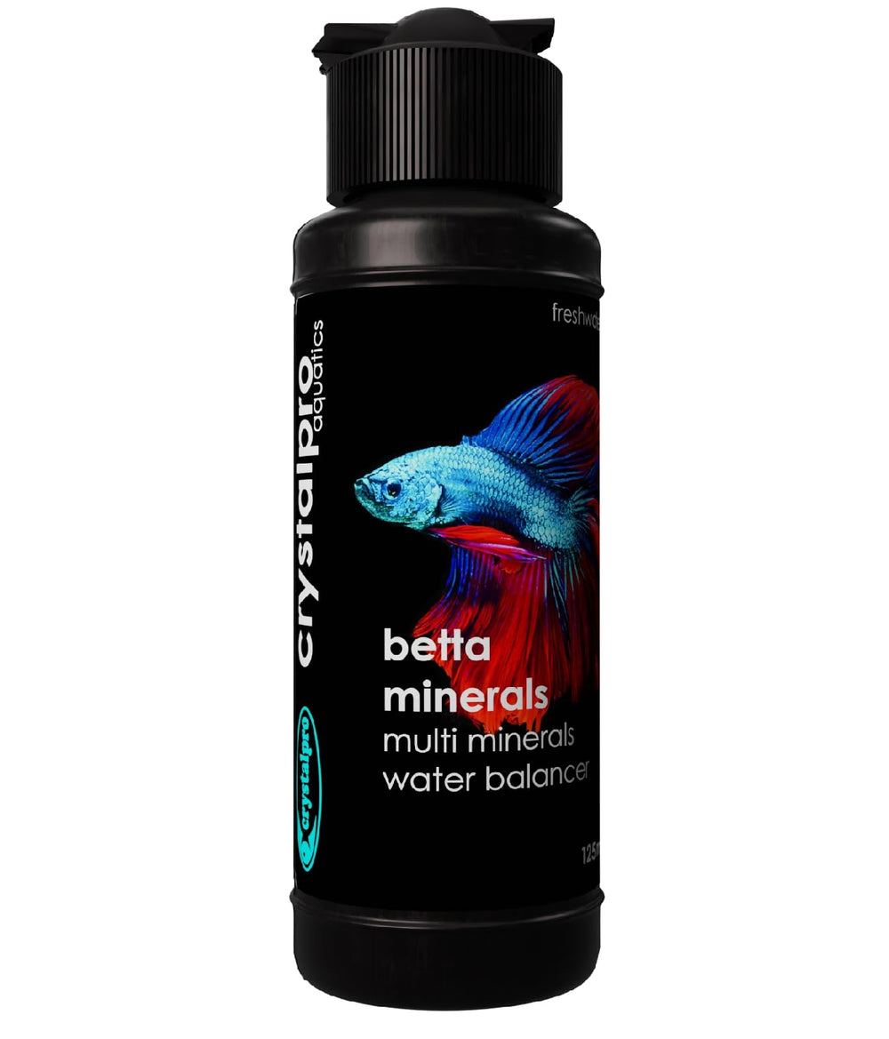 Crystalpro Betta Minerals botella, ayuda a mantener minerales estables en el acuario.
