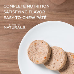 Diamond Naturals etiqueta nutricional de la lata, destacando vitaminas y minerales de ingredientes de calidad.