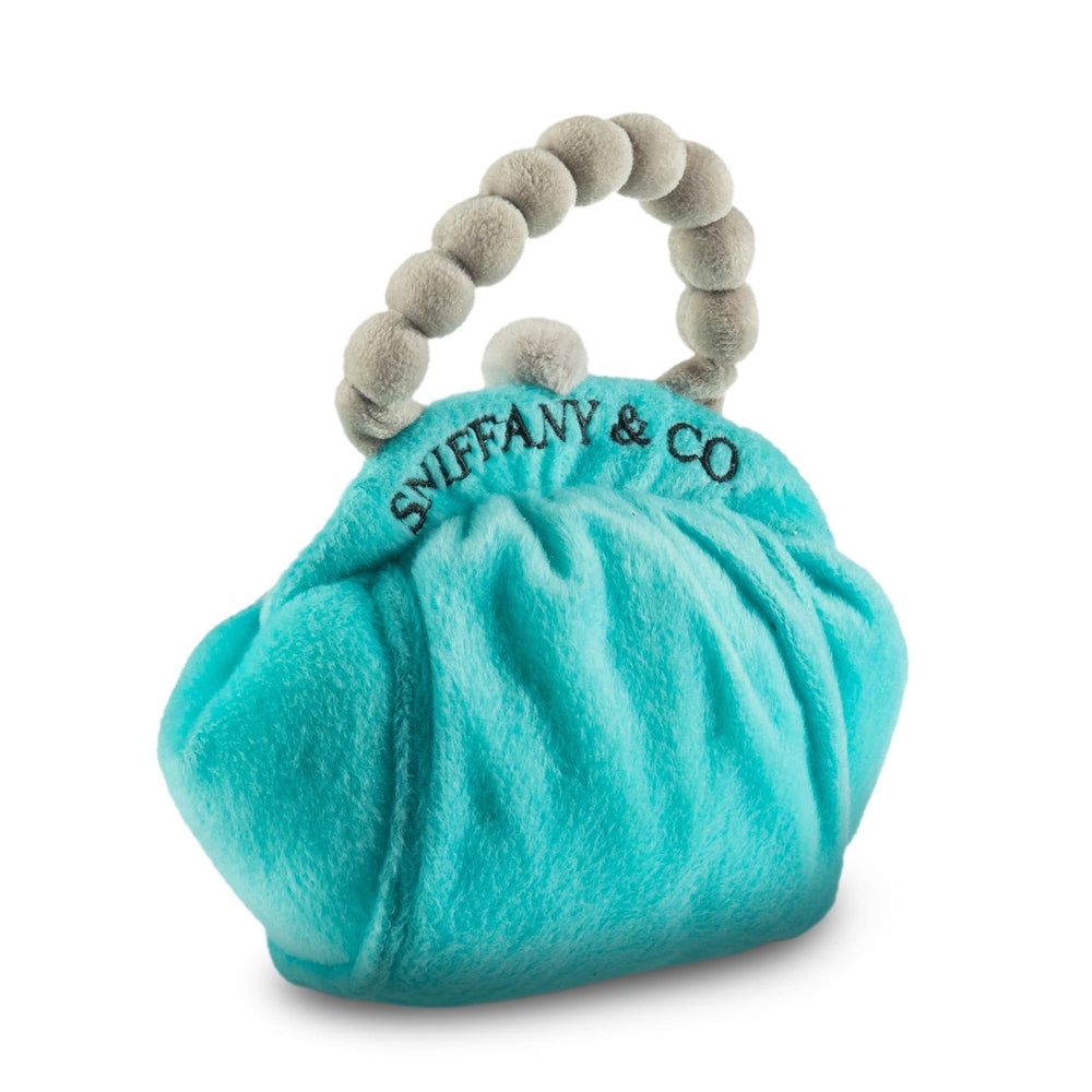 Dog Diggin Designs apliques florales y logos: detalles elegantes para momentos de juego.