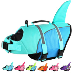 Doglay chaleco salvavidas con diseño tiburón para mayor visibilidad al nadar.