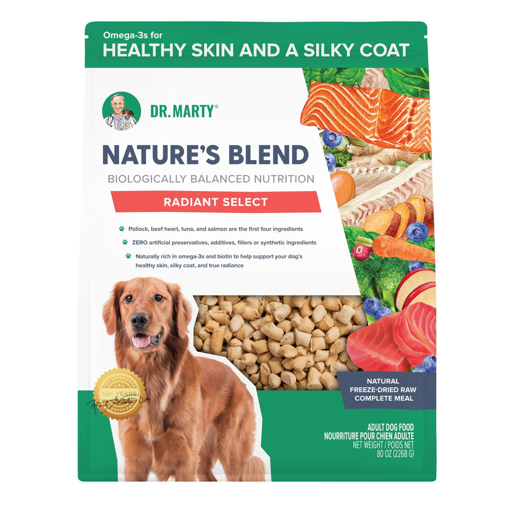 Dr. Marty Natures Blend Radiant Select, alimento crudo liofilizado para perros, sabor natural y textura crujiente.