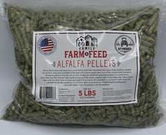Pellets de alfalfa con textura densa, fácil de dosificar