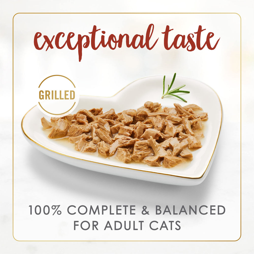 Fancy Feast asado res hígado con caldo sabroso para un sabor intenso en cada bocado.
