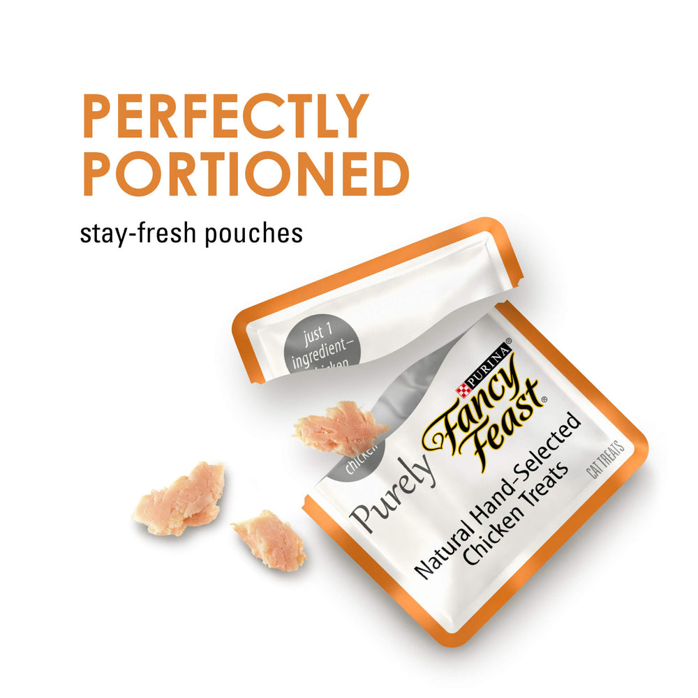 Purina Fancy Feast empaque práctico para snack en cualquier momento.
