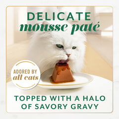 Mousse de pollo con salsa en Fancy Feast Gems, porción individual para servir con facilidad.