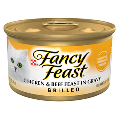 Fancy Feast grillado: pollo y carne en lata 3oz, sabor atractivo para gatos.