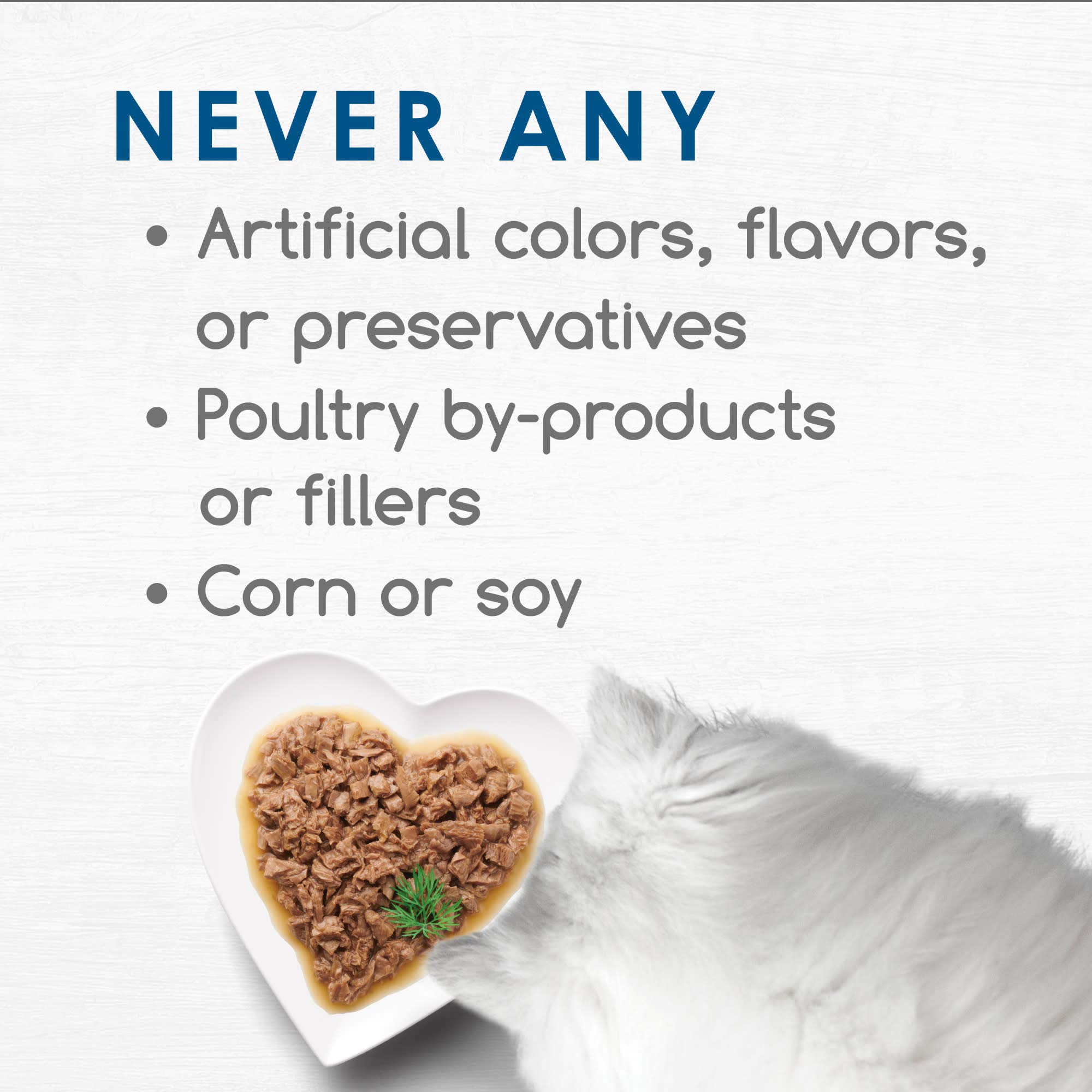 Fancy Feast Naturals salsa salmón, tres latas para diversidad de sabores.