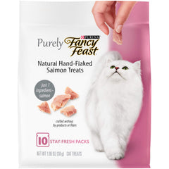 Fancy Feast salmón picado en pedacitos, sabor real para premios sabrosos.