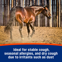 Farnam Cough Free: caballo recibiendo los gránulos para apoyo respiratorio.