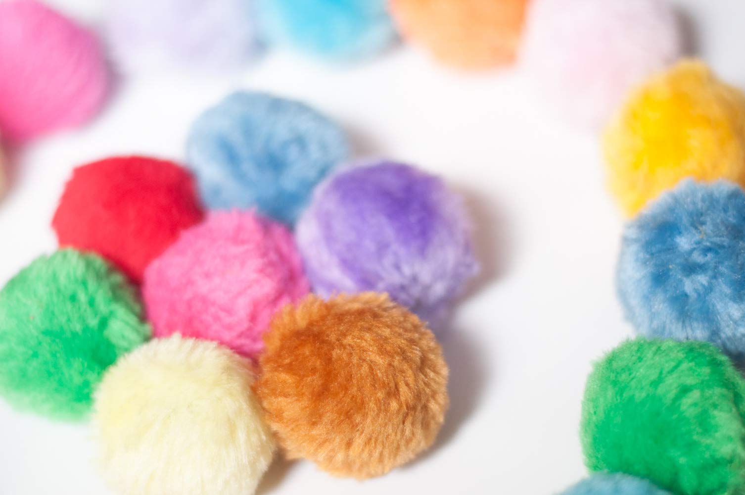 Juguete Fashion's Talk pom pom para gatos, diversión interactiva.