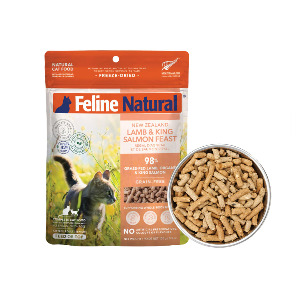 Feline Natural – Presentación del producto seco con alta proteína para gatos.
