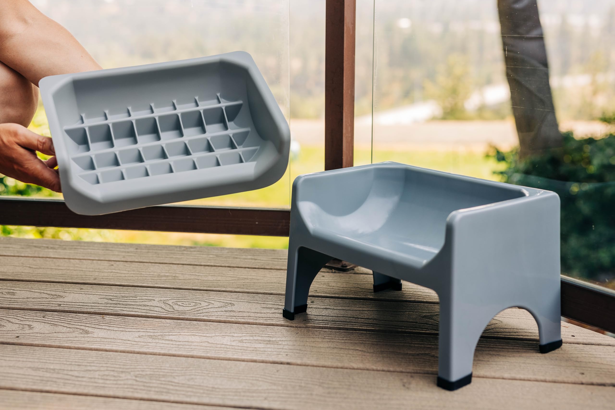 Fluff Trough XL extensiones de patas, altura ajustable para mejor ergonomía.