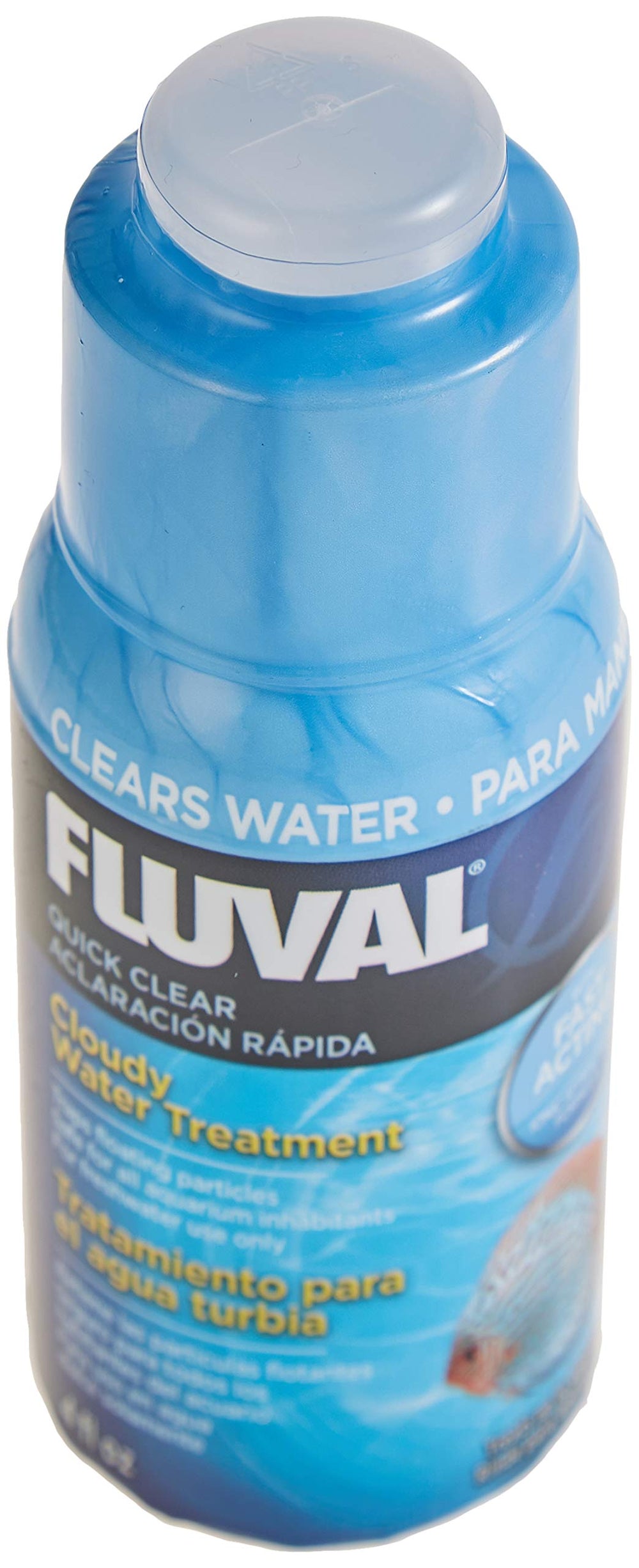 Fluval Quick Clear produce agua cristalina en acuario para observación clara.