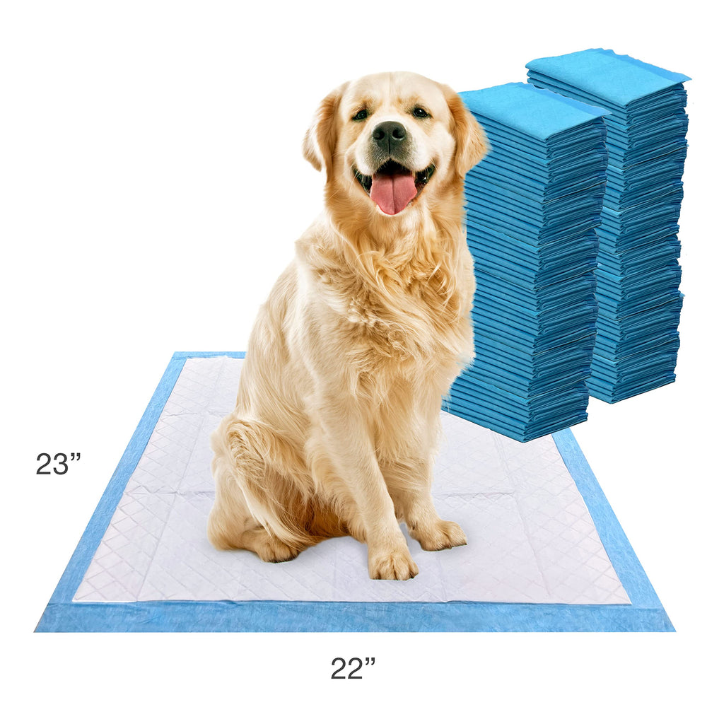 Four Paws Wee-Wee pad empaque compacto y ecoamigable.