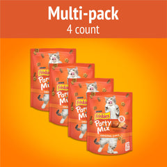 Friskies chat mange friandises croquantes avec plaisir.