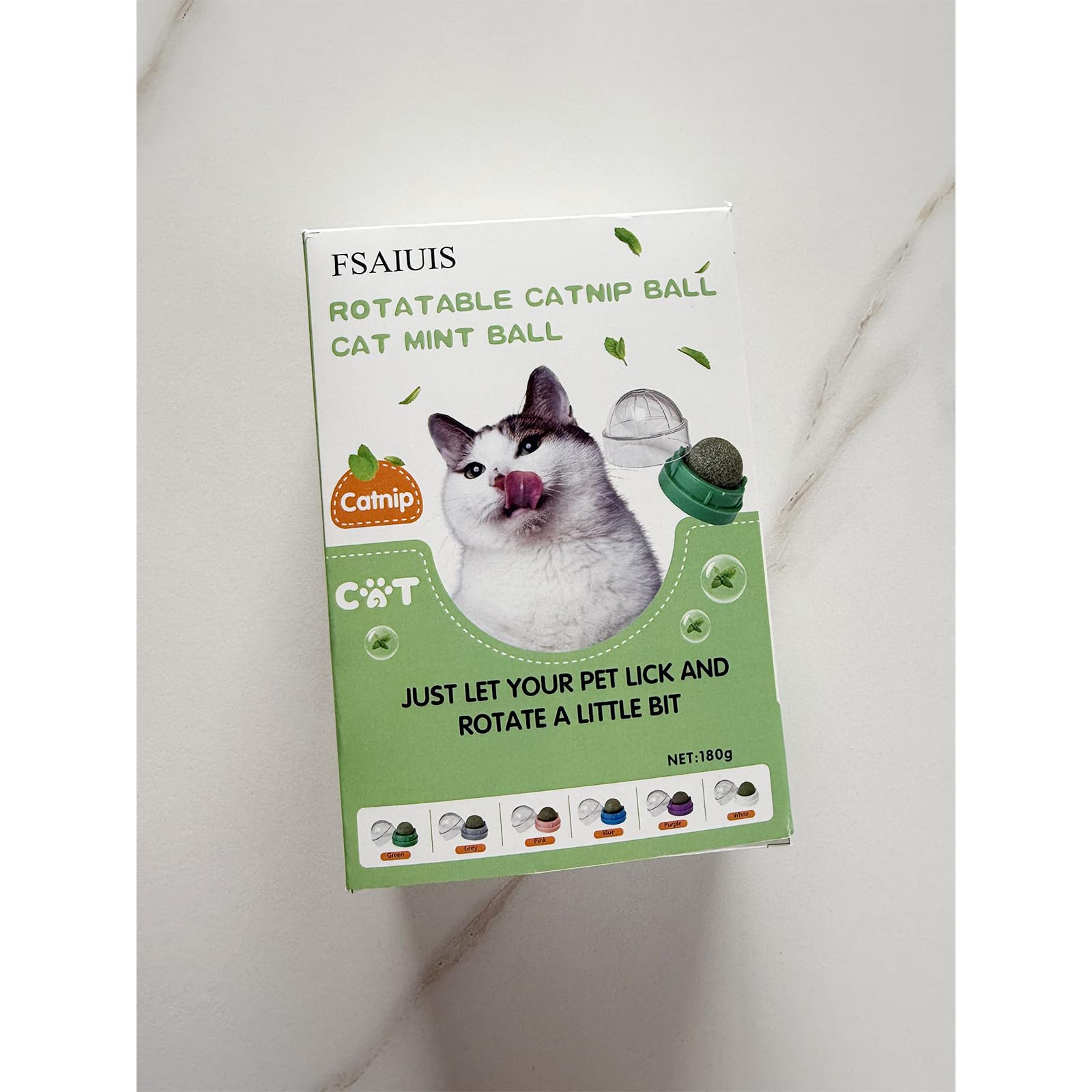 Conjunto colorido FSAIUIS que atrae a gatos y fomenta interacción.