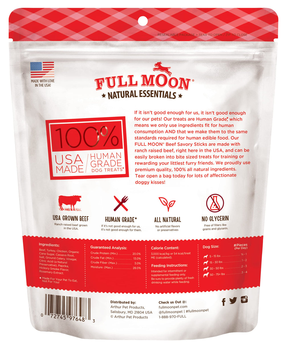 Full Moon battonnets boeuf essentiels détail texture: goût riche et fermeté appréciée par les chiens.