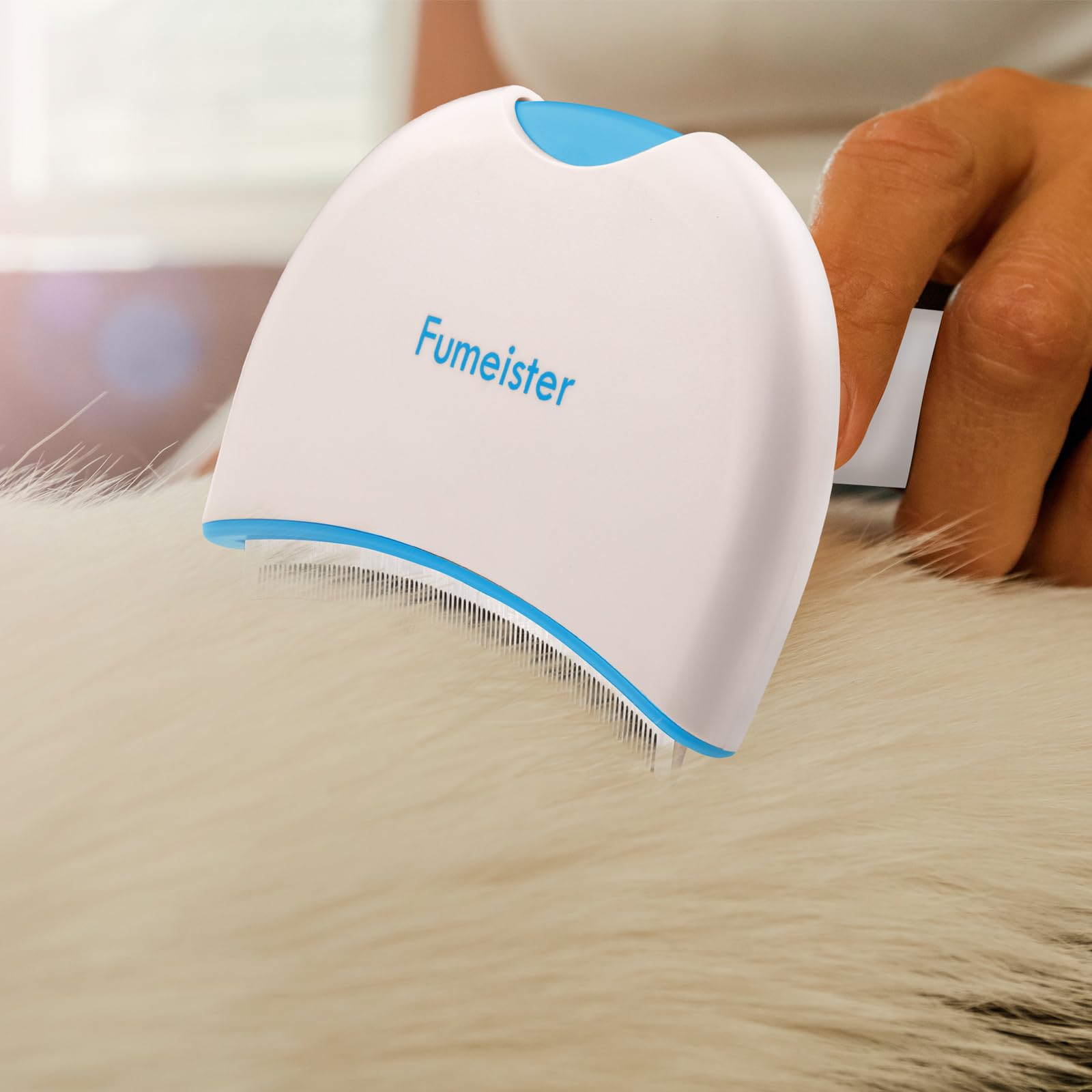 Fumeister comfortable grooming tool enhances daily brushing routine.