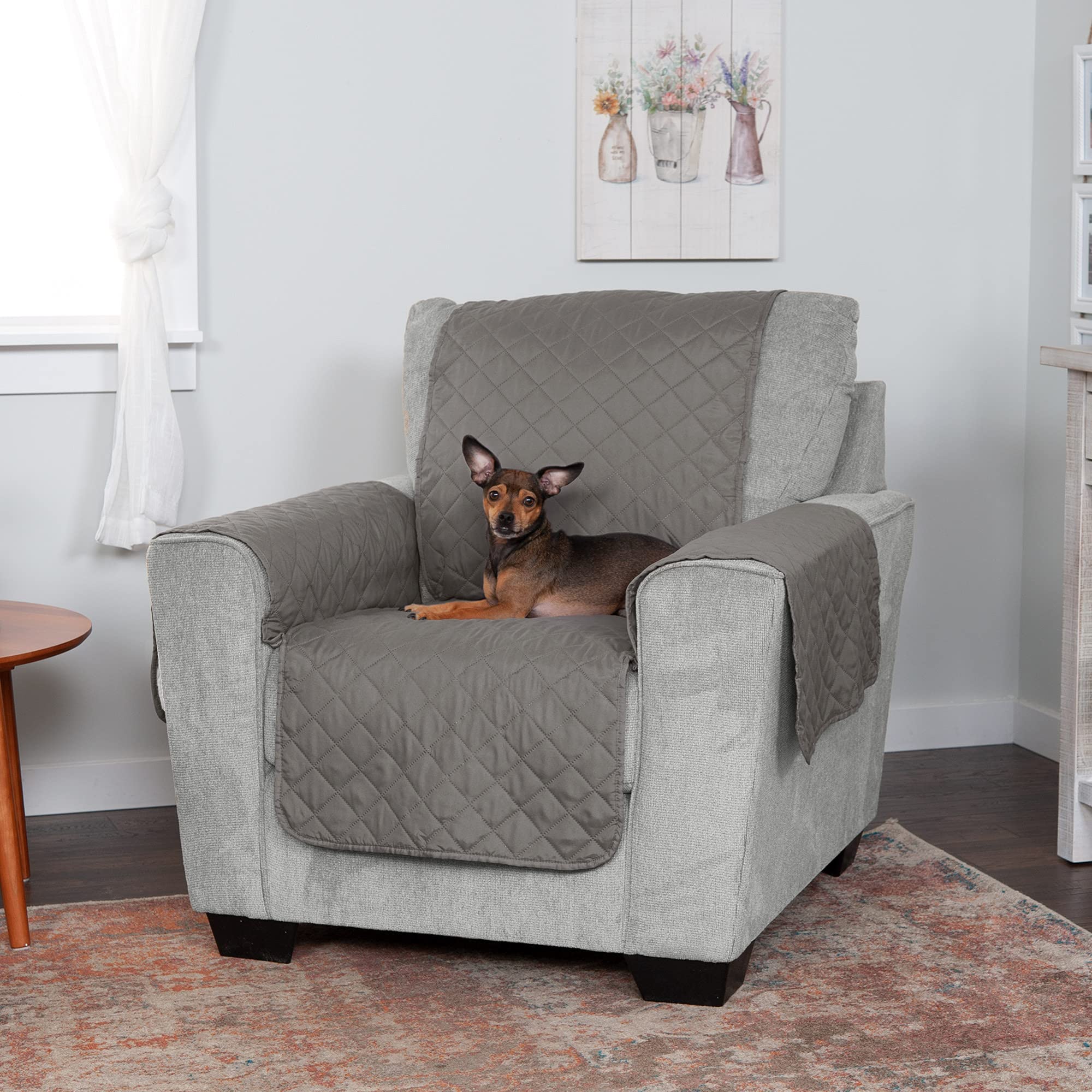 Protección total del mueble: cubre asiento, respaldo y reposabrazos.