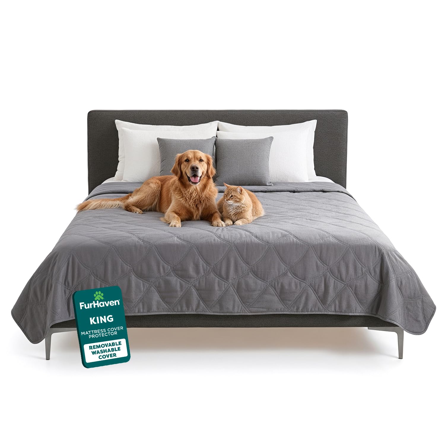 Manta impermeable FurHaven protege los muebles de derrames.