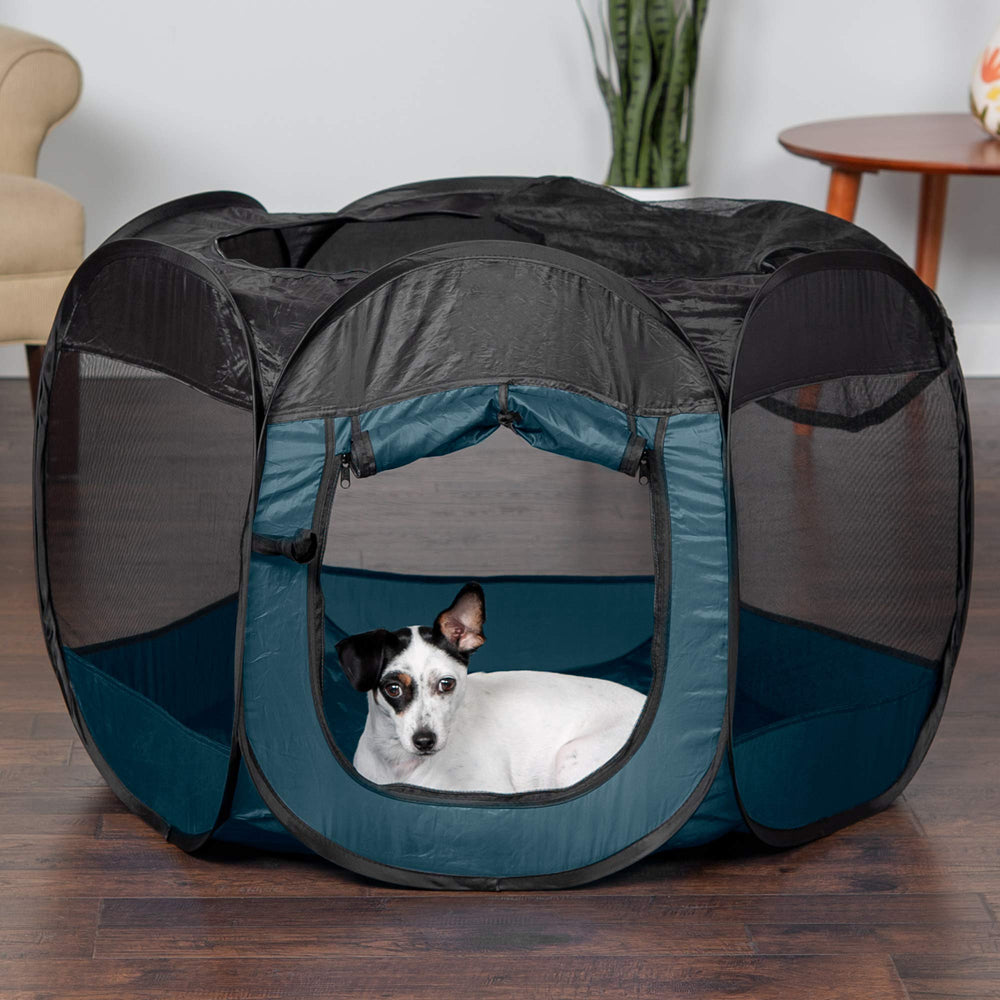 Furhaven Playpen con techo removible para uso interior y exterior.