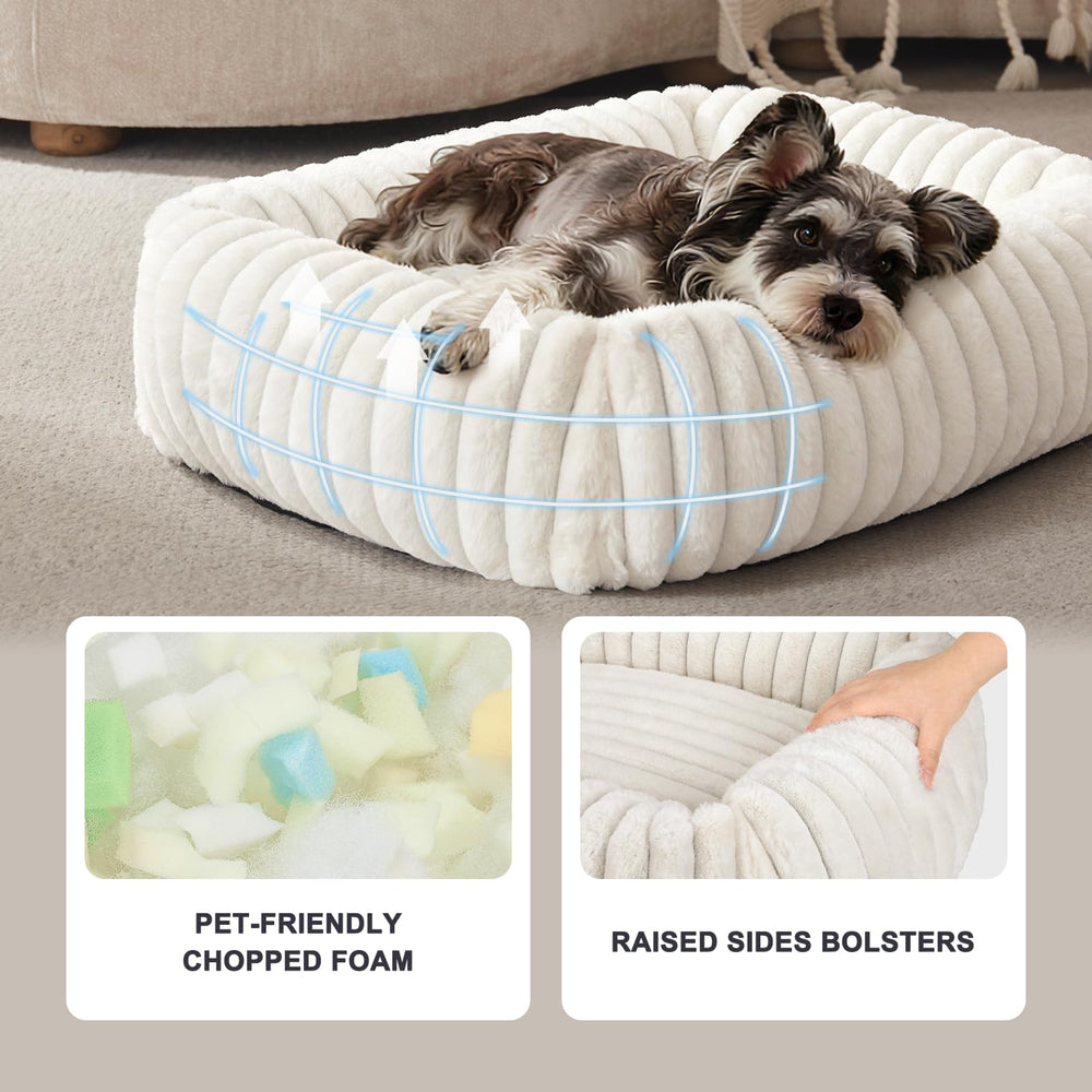 Cama Furtime para perro pequeño con relleno de espuma triturada para soporte.