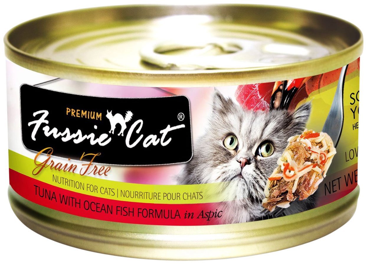 Fussie Cat atún y pescado oceánico en aspic, textura gelatinosa para gatos activos.