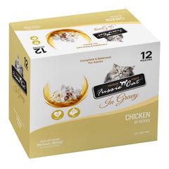 Fussie Cat pollo premium en salsa, empaque de 12, para comidas convenientes y sabrosas.