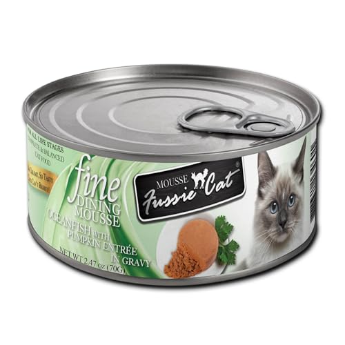Textura sedosa de Fussie Cat Mousse Oceanfish con calabaza, ideal para paladares selectos.