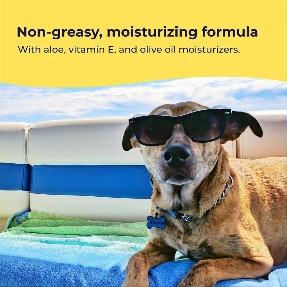 Protección de nariz y orejas con crema solar de Gentle Creatures.