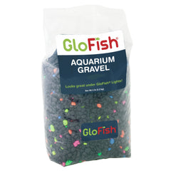 GloFish grava base azul neón para un fondo colorido en el acuario.
