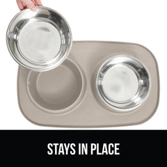 Conjunto para alimentación de mascotas con tazones beige de 2 tazas.