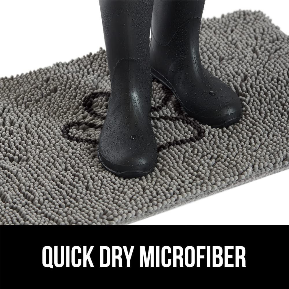 Vue avant du tapis, démontrant une construction robuste et fonctionnelle.