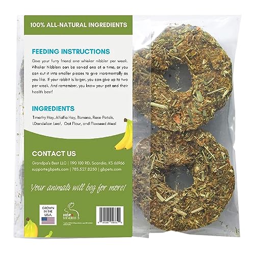 Whisker Nibblers con banana y pétalos de rosa, snack natural para conejos y cobayas.