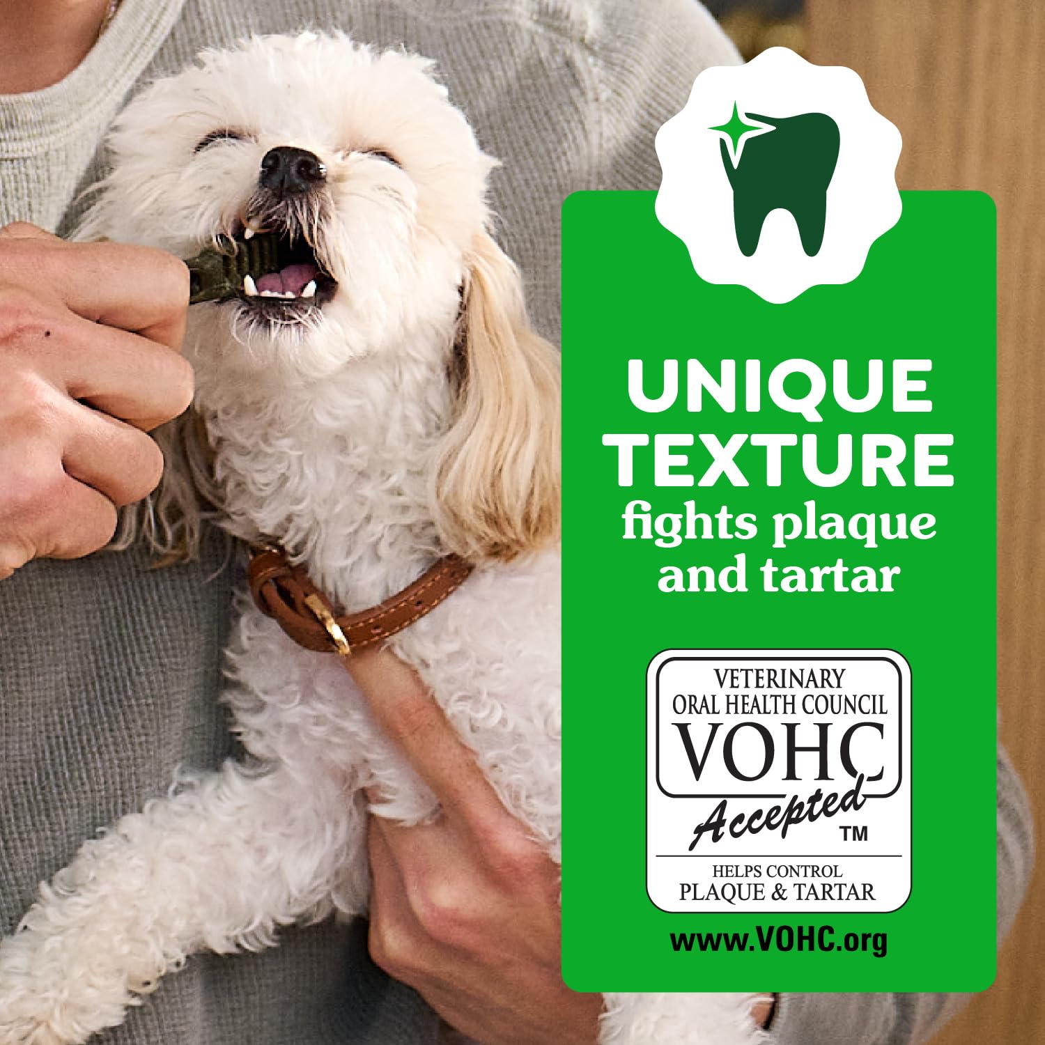 Diseño tipo cepillo en cada bocado para limpieza dental.