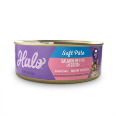 Halo alimento para gatos con salmón entero estofado, textura suave y sabor apetecible.